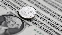 Russians See Little Fallout After US Sanctions Hit Dollar Exchange Trade