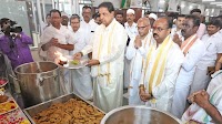 Masala vada included in free meal at Tirupati canteen
