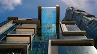 Glass-bottomed pool extends from Honolulu tower by SCB