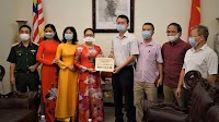 Vietnamese in Malaysia donate to COVID-19 vaccine fund