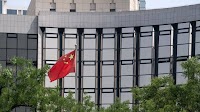Yuan’s Worst Week in Six Months Casts Spotlight on PBOC Fixing