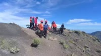 Police Probe Death of Brazilian Climber Juliana Marins on Mount Rinjani