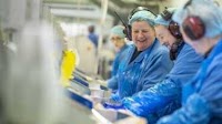 Average Full-Time Salary ISK 984,000 in 2024