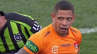 Dane Gagai's epic eye-opening reaction to Bunker howler after bizarre set of calls