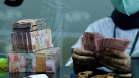 Indonesian rupiah’s low spotlights Prabowo policy concerns, global uncertainty