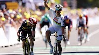 Tour de France 2025 live: Stage 7 result and reaction as Tadej Pogacar wins on Mur-de-Bretagne to take yellow