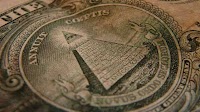 British Pound and Euro Fall Against Dollar on Strong Headline US GDP