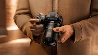 Hasselblad unveils XCD 2.5/25V medium format lens with fast central shutter