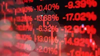 Amerikaanse aandelen crashen, terwijl Chinese tech explodeert