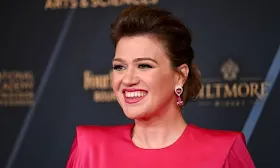 Kelly Clarkson Postpones Opening of Las Vegas Residency Hours Before Show