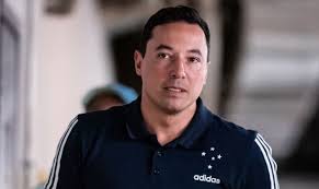 Vice do Cruzeiro vê elenco no 'top 5' do Brasil e analisa diferença para Flamengo e Palmeiras
