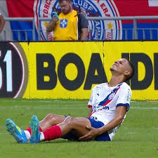 Na pré-lista de Ancelotti, Luciano Juba sai machucado contra o Grêmio