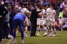 Comienza una restructura en Pumas, salen Mejía Barón y Eduardo Saracho