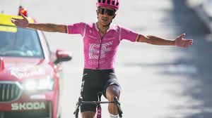 Carapaz wins stage 18 of the Tour de France with a late breakaway, Pogacar keeps overall lead