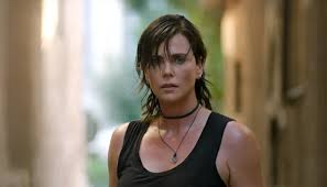Charlize Theron, Uma Thurman e Chiwetel Ejiofor em ação eletrizante na Netflix