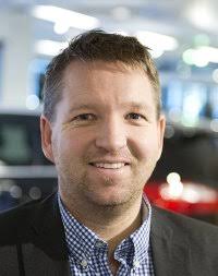 Morten Røssland er salgssjef ved Kverneland Bil Minde. Han kjører Ford privat, men håper en gang å eie en Aston Martin. Bør jeg kjøpe ny eller brukt bil? - BA93934_4683808a