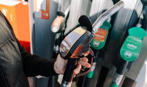 Nuo penktadienio pabrango dyzelinas ir benzinas
