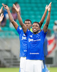 Cruzeiro encaminha compra de atacante emprestado por clube inglês