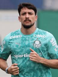 Palmeiras libera Piquerez para se apresentar à seleção do Uruguai