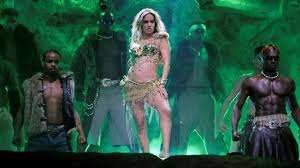 Karol G en Coachella 2026: Horarios para México y cómo ver EN VIVO el cierre del festival