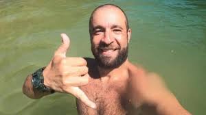 Brasileiro que teve coração perfurado por peixe-agulha tem alta