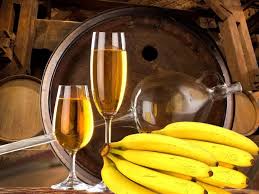 World news bites: Malawi farmers battle heat by making banana wine