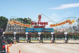 Man Dies Outside Six Flags Magic Mountain in Valencia