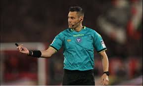 Last week he refereed a Serie B match, today he referees the PSG-Bayern supermatch