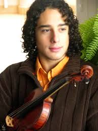 Rubén Herrera, violinista. Nace en Ibiza, España, en el año 1986. En 1996 comienza sus estudios de violín y ... - Ruben_Herrera