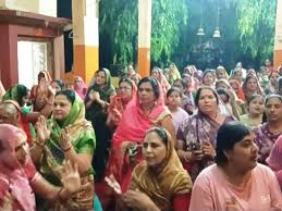 भजन संध्या हुई, भजनों पर थिरक श्रद्धालु