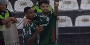Abel explica por que mostrou dedo do meio para Flaco após gol do Palmeiras: "Como se fosse filho"