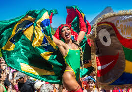 Em Santa Teresa, Carmelitas abre o carnaval de rua no Rio; veja fotos