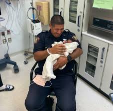 New Jersey - Baby wird von Balkon geworfen, doch sein Retter steht schon bereit - 20 Minuten