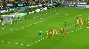 ¡GOL! anota para Forge. Brian Wright
