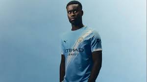 Manchester clubs spend over €400m on centre-backs in five years