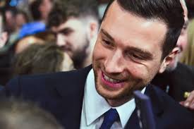 "L'idylle que personne n'attendait" : en affichant son couple avec Maria Carolina, comment Bardella peaufine son image pour 2027