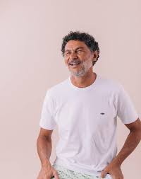 Surfista e empresário cearense Petrônio Tavares morre enquanto surfava no México