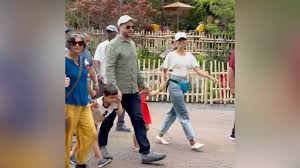 Visite Surprise du Vice-Président Vance à Disney Déclenche une Manifestation!