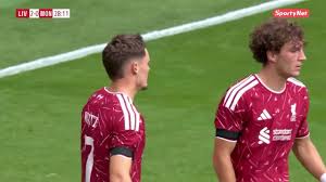 Arsenal defende o título, enquanto rivais iniciam ciclos; veja as mudanças na Premier League 2026/27