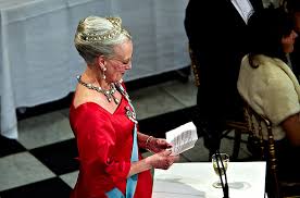 Hasil gambar untuk SEJARAH asal usul MAHKOTA KESULTANAN