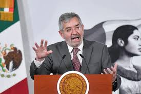 Trasciende renuncia de Juan Ramón De la Fuente; Cancillería sin confirmar