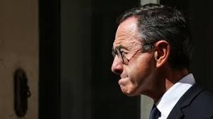 Crise à Droite: Ciotti TEND la Main! Retailleau Va-t-il Accepter?