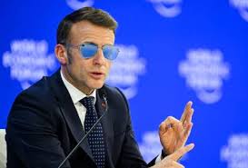 Macron defende que Europa não deve hesitar em adotar ações contra Trump por Groenlândia