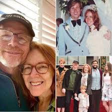 Christine - Ron Howard and his wife celebrate their 49th wedding anniversary, proving even in Hollywood, true love can exist! 😍 Check comments for what Ron says is their secret👇 | Facebook