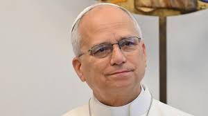 «Renouveau du catholicisme», critique de l’IA et de l’aide à mourir… Ce que la presse internationale a retenu des premiers pas de Léon XIV à Paris — Le Figaro
