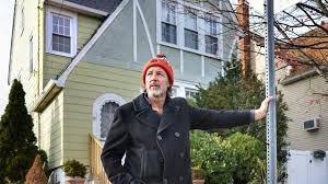 Edward Burns Revisits Valley Stream for "The Family McMullen" Sequel