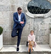 There is this girl who stole my heart and she calls me Daddy 💞