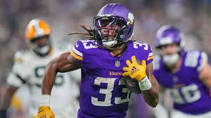 Both Aaron Jones, Jordan Mason suffer injuries right at start of Vikings-Giants game