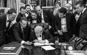 Trump watches CCTV footage of attempted assassin