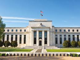 Banco Central dos EUA, Fed, mantém juros em 1ª decisão com Kevin Warsh